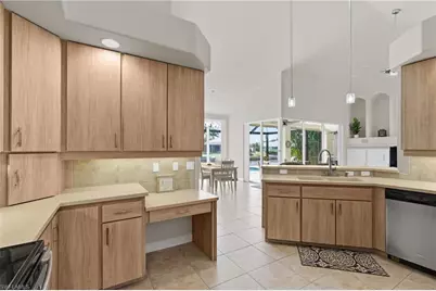 2822 SW 40th St, Cape Coral, FL 33914 - Photo 13