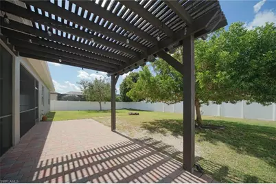 2600 SW 17th Pl, Cape Coral, FL 33914 - Photo 21