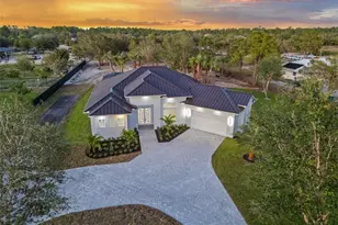 239 20th Ave NE, Naples, FL 34120 - Photo 3
