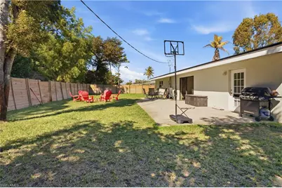 8635 Exeter St, Fort Myers, FL 33907 - Photo 29