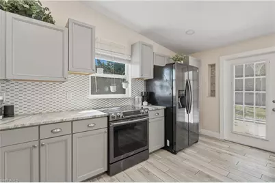 8635 Exeter St, Fort Myers, FL 33907 - Photo 13