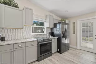 8635 Exeter St, Fort Myers, FL 33907 - Photo 13