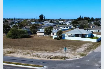 1910 Andalusia Blvd, Cape Coral, FL 33909 - Photo 3