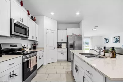 4007 San Clemente Ct, North Fort Myers, FL 33917 - Photo 9