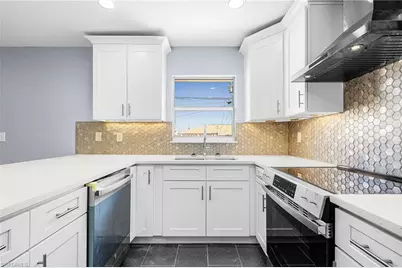 527 SE 6th Ave #B, Cape Coral, FL 33990 - Photo 7