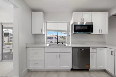 1124 SE 31st St, Cape Coral, FL 33904 - Photo 13