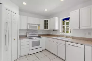 647 Coral Dr, Cape Coral, FL 33904 - Photo 17