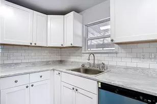 2425 Case Ln, North Fort Myers, FL 33917 - Photo 9