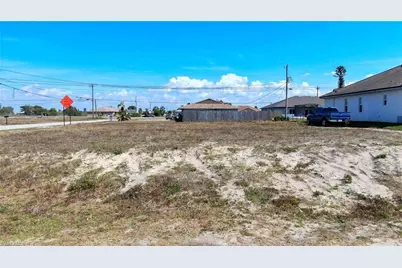 1117 NE 7th Pl, Cape Coral, FL 33909 - Photo 11