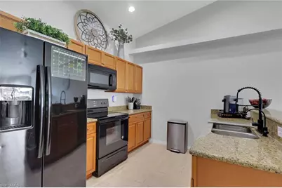 702/704 SE 6th Ter, Cape Coral, FL 33990 - Photo 3