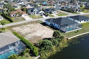 302 SW 26th Ave, Cape Coral, FL 33991 - Photo 3