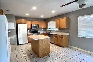 4040 S Edgewater Cir, Labelle, FL 33935 - Photo 3