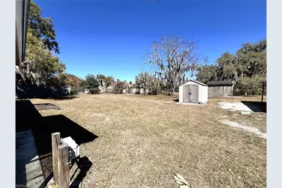 4040 S Edgewater Cir, Labelle, FL 33935 - Photo 11