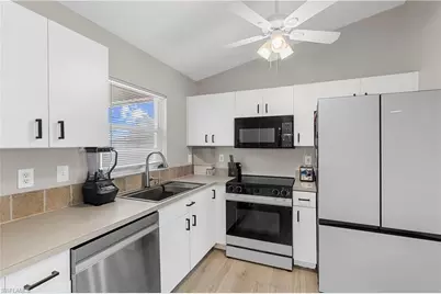 1810 SW 22nd St, Cape Coral, FL 33991 - Photo 11