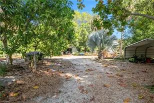 184 W Mariana Ave, North Fort Myers, FL 33903 - Photo 15