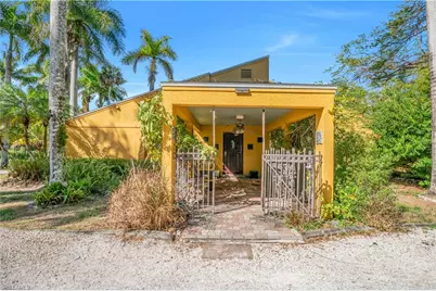 184 W Mariana Ave, North Fort Myers, FL 33903 - Photo 13