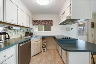 324 Nicklaus Blvd, North Fort Myers, FL 33903 - Photo 9