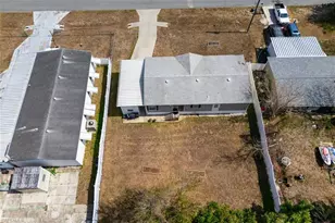 7638 Peyraud Dr, North Fort Myers, FL 33917 - Photo 5