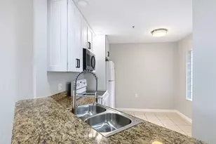 12151 Summergate Cir, Fort Myers, FL 33913 - Photo 5