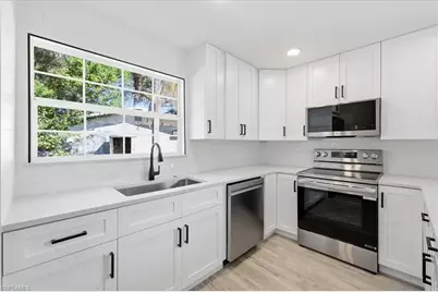 137 Dow Ln, North Fort Myers, FL 33917 - Photo 15