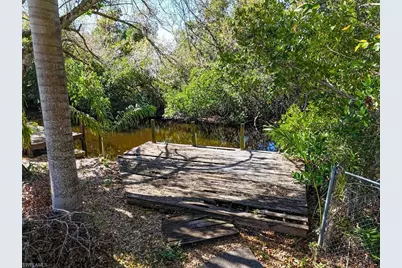 137 Dow Ln, North Fort Myers, FL 33917 - Photo 33