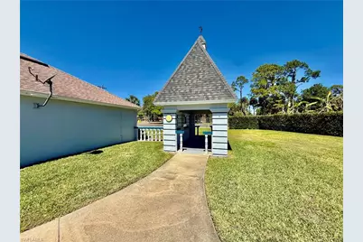 318 Joel Blvd, Lehigh Acres, FL 33936 - Photo 13