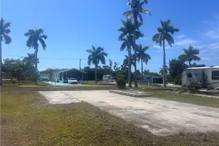 13190 Point Breeze Dr, Fort Myers, FL 33908 - Photo 5