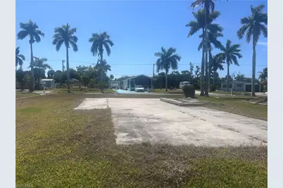 13190 Point Breeze Dr, Fort Myers, FL 33908 - Photo 3