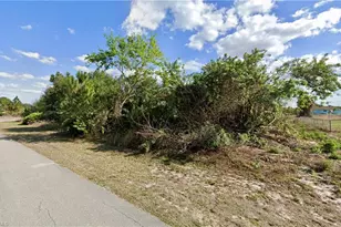 3903 14th St SW, Lehigh Acres, FL 33976 - Photo 3