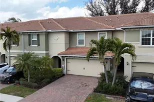 12109 Palm Cove St, Fort Myers, FL 33913 - Photo 7