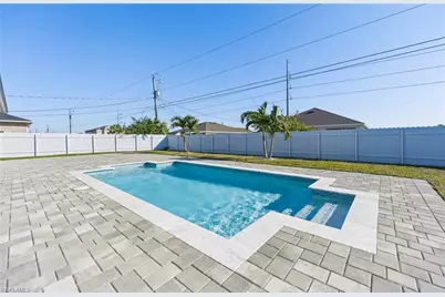 922 NW 8th Ter, Cape Coral, FL 33993 - Photo 5