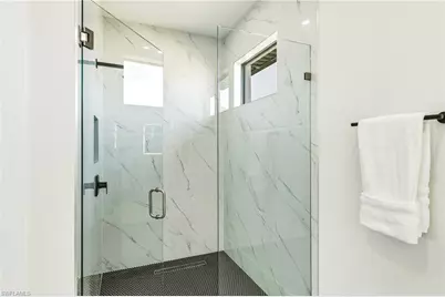 922 NW 8th Ter, Cape Coral, FL 33993 - Photo 37