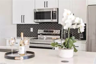 922 NW 8th Terrace, Cape Coral, FL 33993 - Photo 23