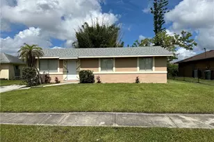8 Roanoke Dr, Fort Myers, FL 33905 - Photo 1