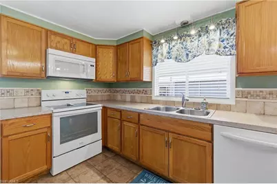 734 Knotty Pine Cir, North Fort Myers, FL 33917 - Photo 9