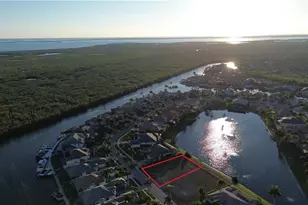 5808 Harbour Cir, Cape Coral, FL 33914 - Photo 3