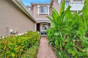 9808 Roundstone Cir, Fort Myers, FL 33967 - Photo 5