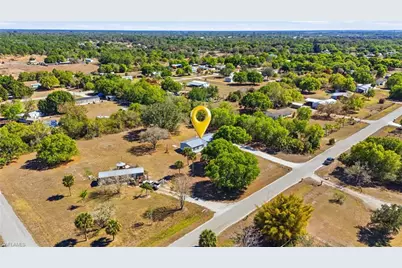 1446 Seminole Ave, Labelle, FL 33935 - Photo 7