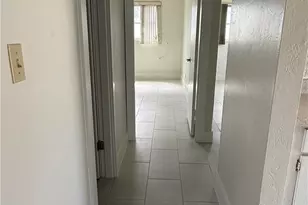 26 Hamlin Ct, Lehigh Acres, FL 33936 - Photo 5