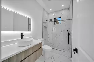 621 NE Juanita Pl, Cape Coral, FL 33909 - Photo 33