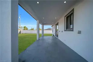 621 NE Juanita Pl, Cape Coral, FL 33909 - Photo 11