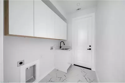 621 NE Juanita Pl, Cape Coral, FL 33909 - Photo 35