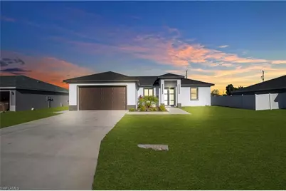 621 NE Juanita Pl, Cape Coral, FL 33909 - Photo 1