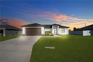 621 NE Juanita Pl, Cape Coral, FL 33909 - Photo 1