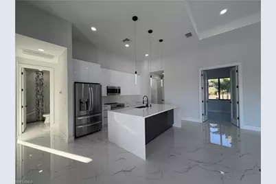 112 NE 6th St, Cape Coral, FL 33909 - Photo 7