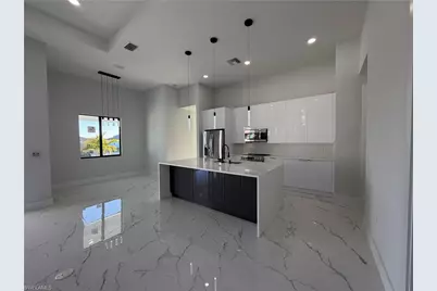 112 NE 6th St, Cape Coral, FL 33909 - Photo 5