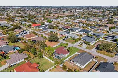 152 SE 19th Ln, Cape Coral, FL 33990 - Photo 35