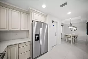 221 9th St S, Naples, FL 34102 - Photo 5