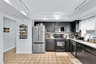 1371 Torreya Cir, North Fort Myers, FL 33917 - Photo 7