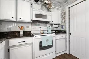 4721 Orange Grove Blvd, North Fort Myers, FL 33903 - Photo 9